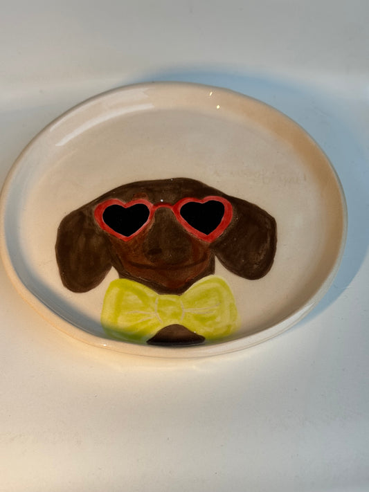 Assiette en céramique fait main Ø ~18 cm 'Tête de Chien Content' Studio Séleste