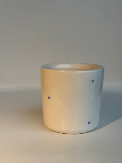 Mug en céramique fait main 150 ml 'Petits Coeurs Bleus' Studio Séleste – vue 3