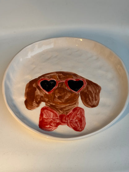Assiette en céramique fait main Ø ~18 cm 'Tête de Chien Content' Studio Séleste