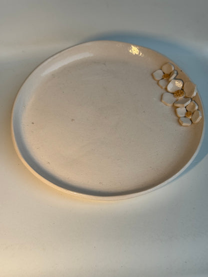 Assiette en céramique fait main Ø ~18 cm 'Fleurs' Studio Séleste – vue 2